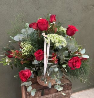 Centro de rosas rojas